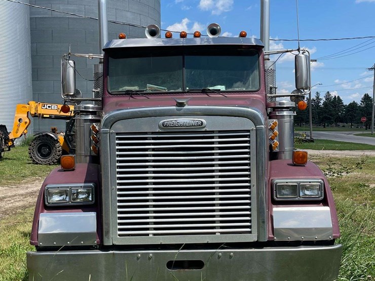 freightliner-semi-image-8