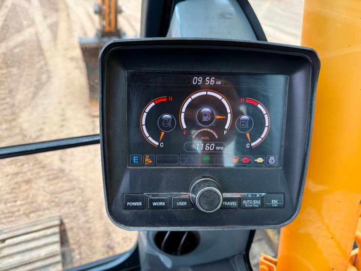 2013-hyundai-hx145-lcr-image-56