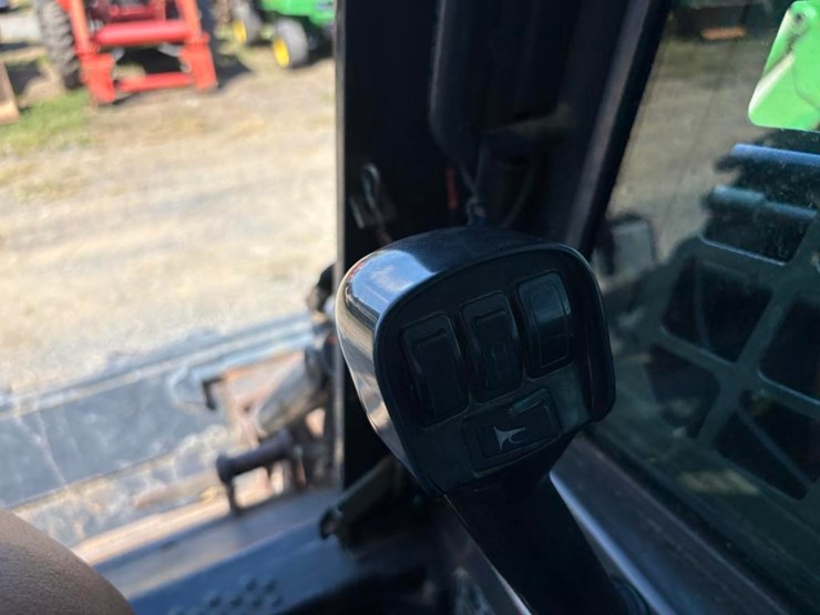 2005-new-holland-ls170-image-21