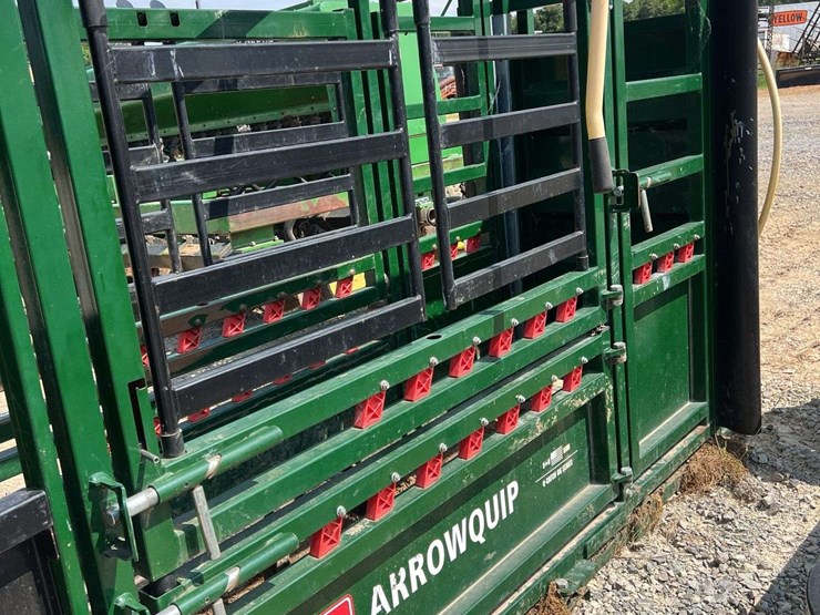 arrowquip-q-catch-86-series-squeeze-chute-image-11