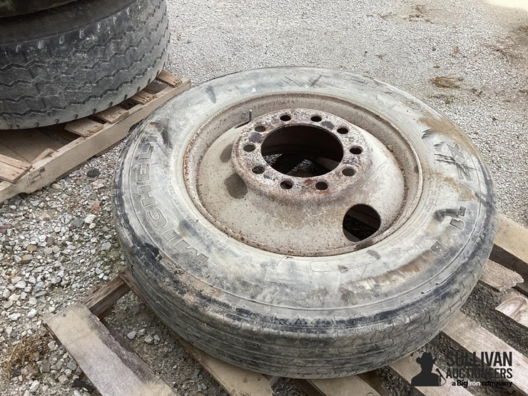 275/80r24.5-tire-&-rim-image-5