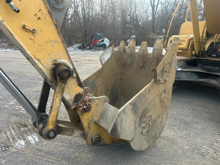 2003-deere-200c-lc-image-11