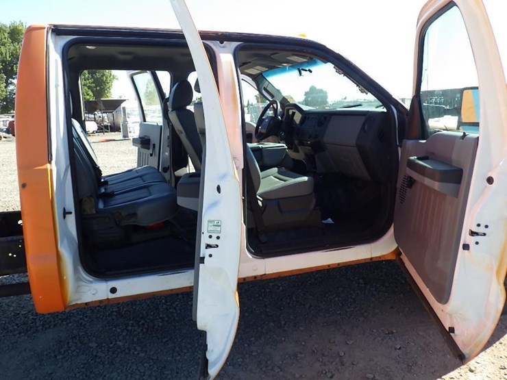 2014-ford-f450-image-13