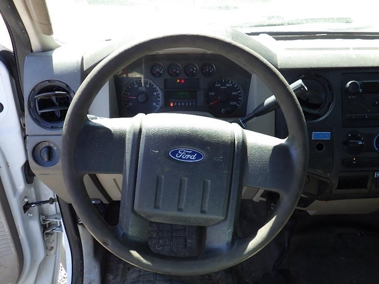 2009-ford-f550-image-19
