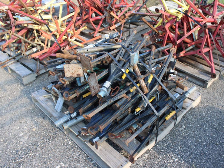 #1030-•-3-legged-pipe-jacks-image-2