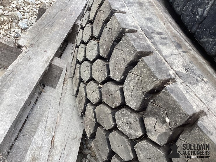 11r24.5-tires-image-11