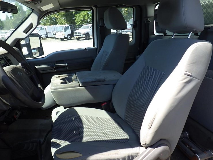 2013-ford-f550-image-24