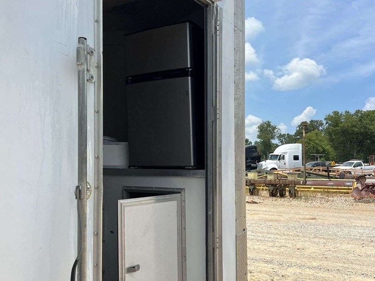2014-arising-80"-x-16'-t/a-enclosed-trailer-image-17