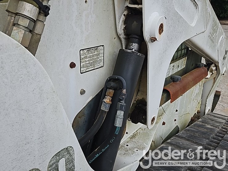 2007-bobcat-t300-image-25