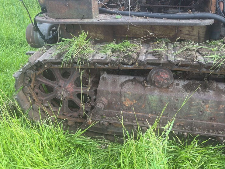 oliver-cleatrac-adh-crawler-image-13