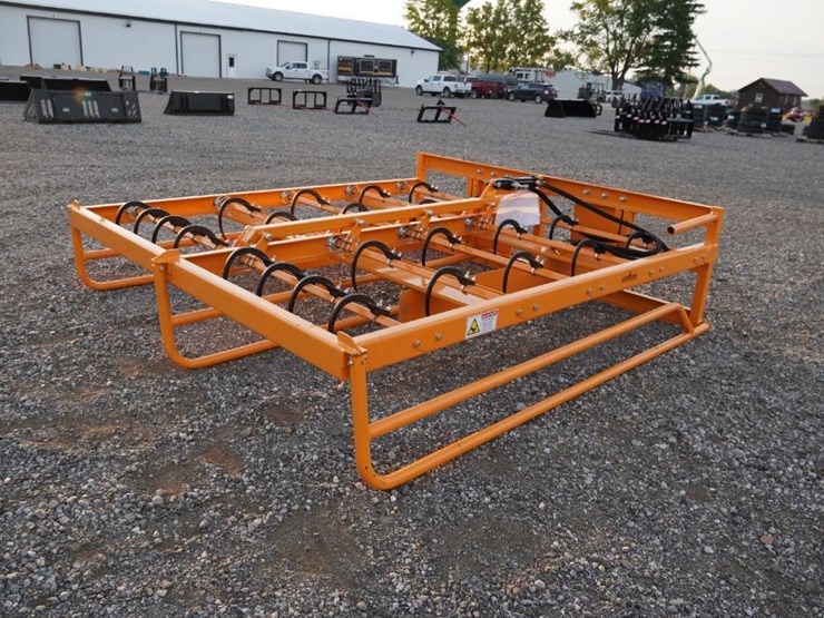 #1353-•-new-landhonor-skid-hay-accumulator-grapple-image-1