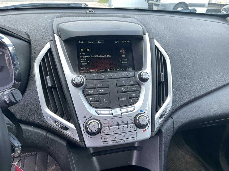 #1292-•-2015-gmc-terrain-awd-(has-wi-title)-(of)-image-30
