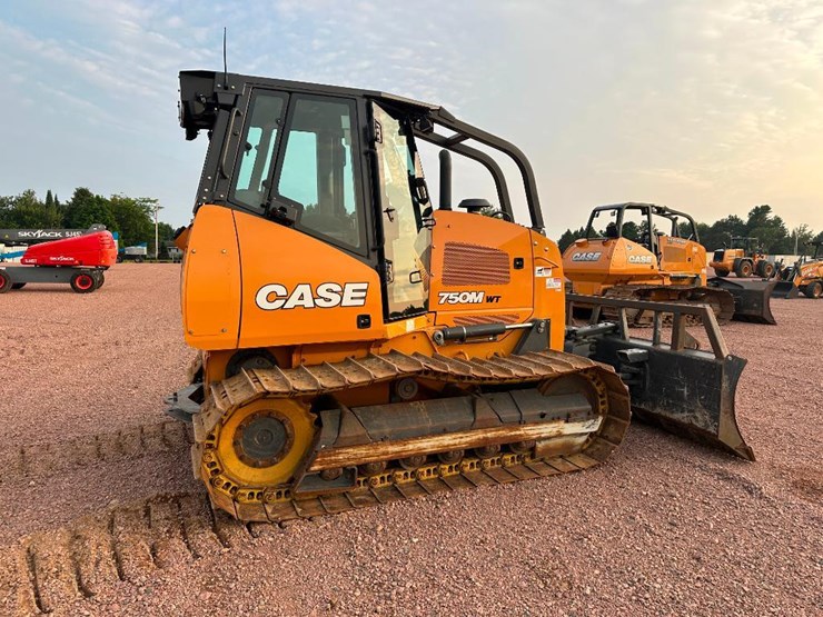 2020-case-750m-image-4