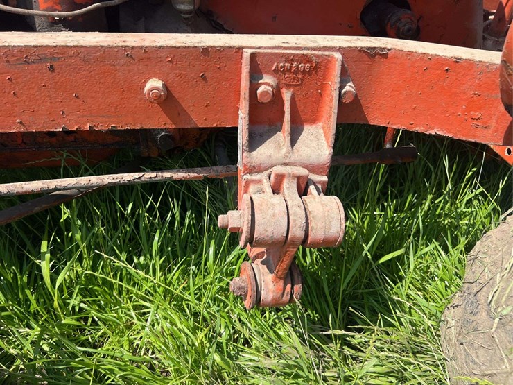 allis-chalmers-with-sickle-mower-image-60