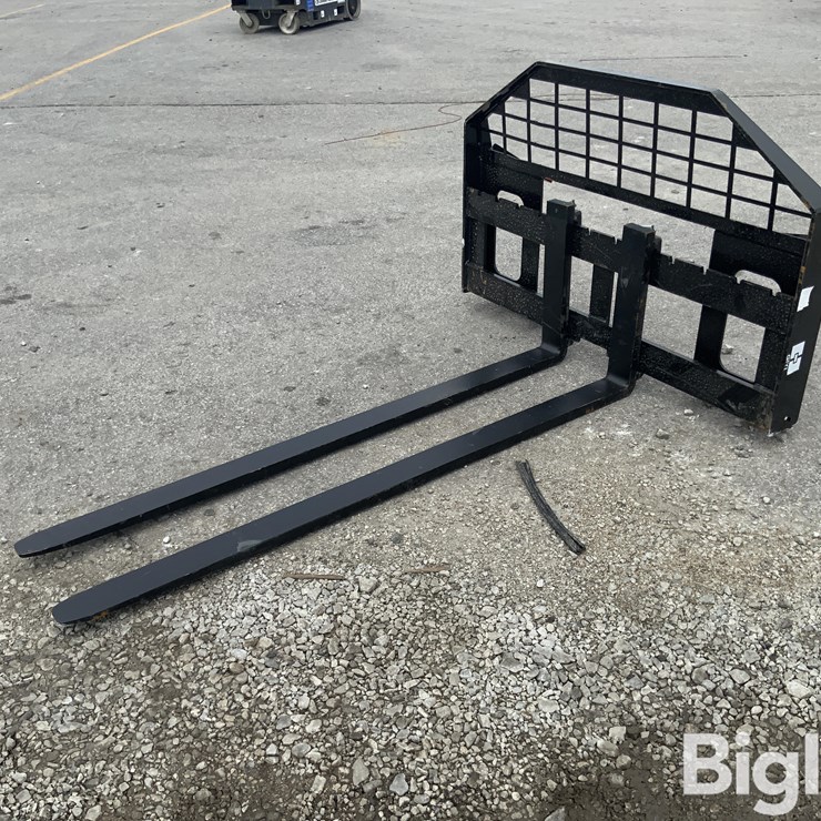 3" X 48" Pallet Forks W/Mast Assembly