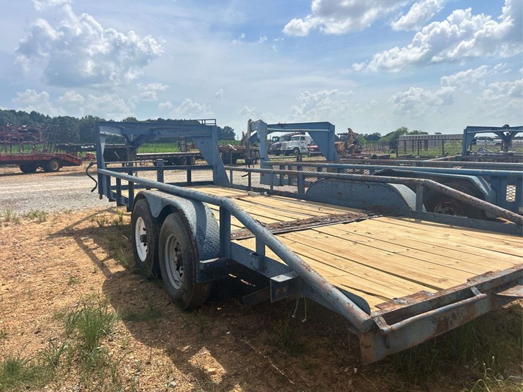 2009-82"-x-20'-t/a-gooseneck-trailer-image-2