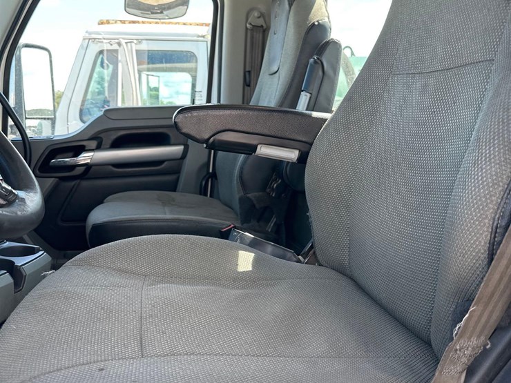 2020-kenworth-t880-image-14