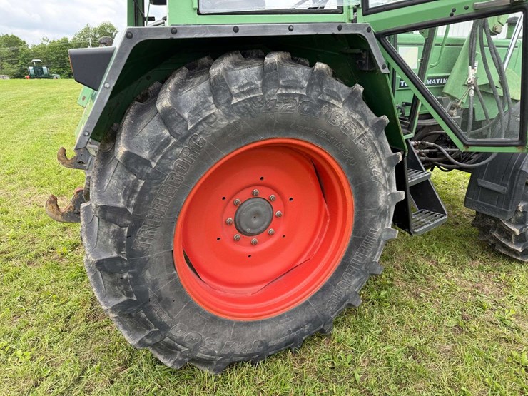 one-owner-fendt-305-lsa-with-loader-image-17