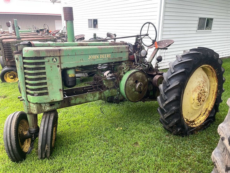 #6675-•-john-deere-parts-tractor-image-1