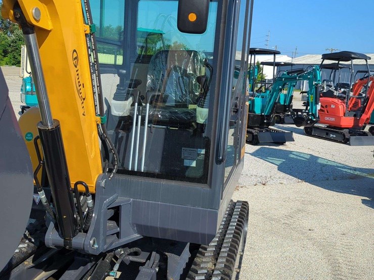 28-hp---cfg-industrial-mini-excavator-enclosed-cab---my50r--(2025)-image-4