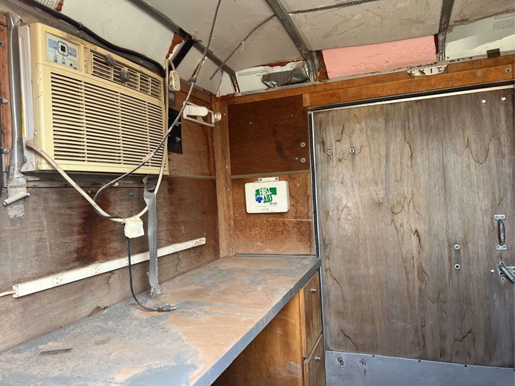 2007-wells-82"-x-16'-t/a-enclosed-trailer-image-24