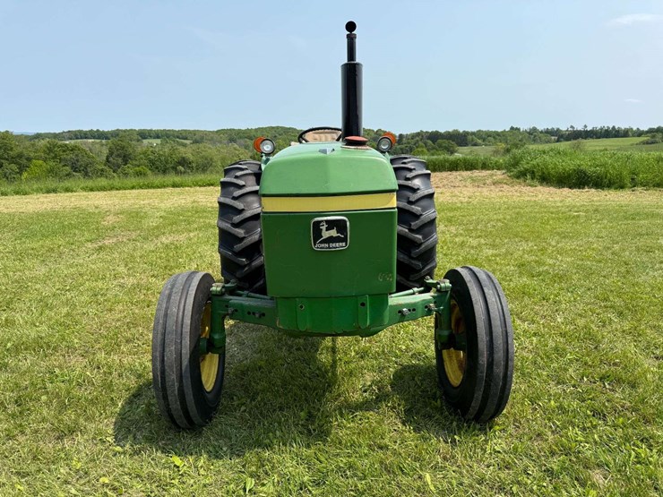 john-deere-2040-image-2