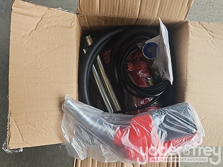 unused-fuel-boss-dispencer-unit-c/w-12v-dc-pumps-12.5-gpm,-40'-hose-reel-image-3