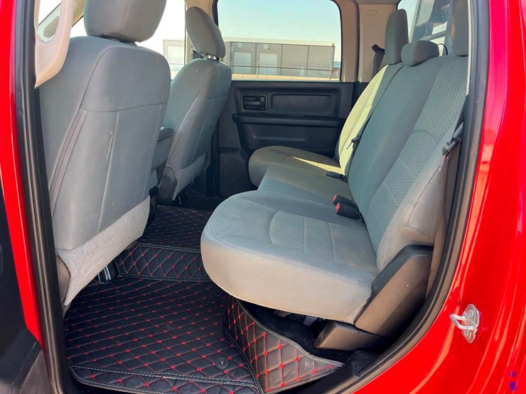 2018-dodge-ram-3500-image-3