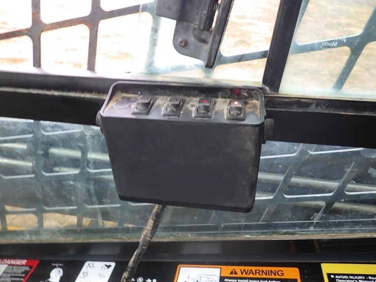 john-deere-319dt-skid-steer-tracked-loader-image-20
