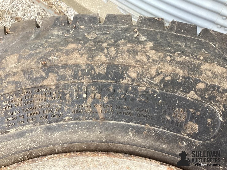 11r22.5-tires-&-rims-image-16