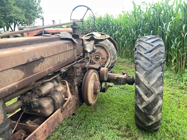 #6682-•-1946-john-deere-parts-tractor-image-23