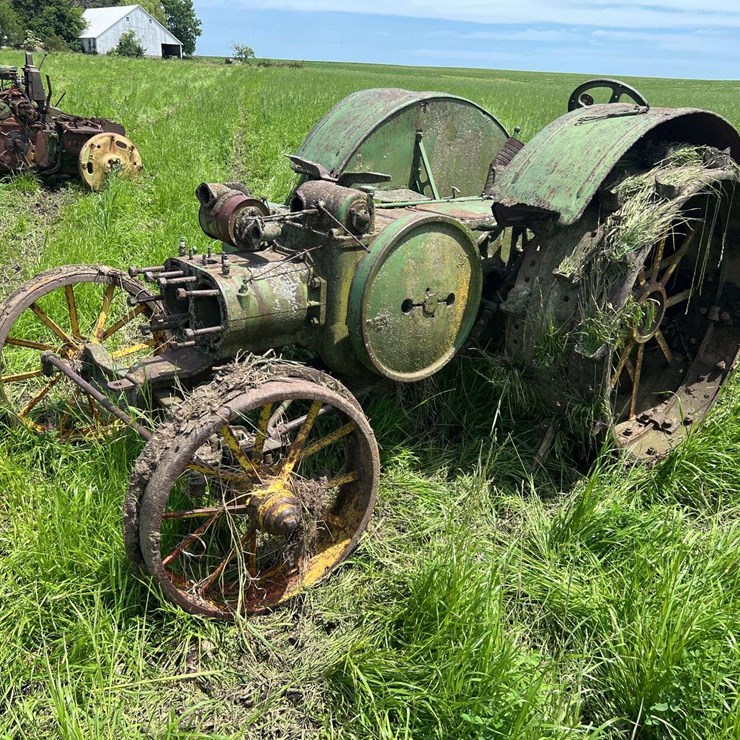 JOHN DEERE D