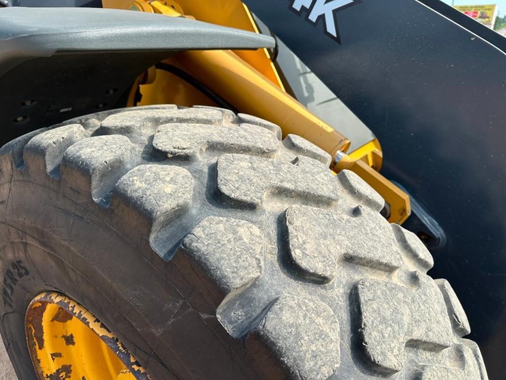 2014-deere-344k-image-9