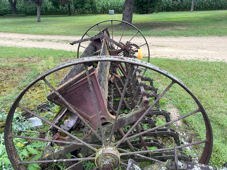 #7494-•-antique-seeder-image-8
