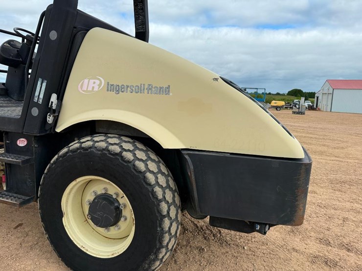 2002-ingersoll-rand-sd70d-image-21