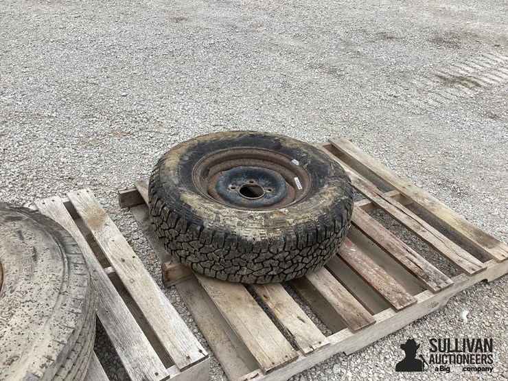 235/75r15-tire-&-rim-image-9
