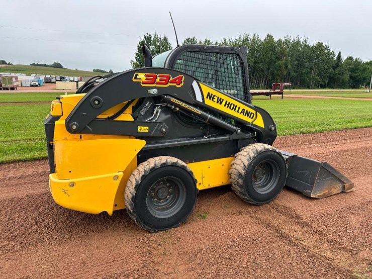 2021-new-holland-l334-image-4