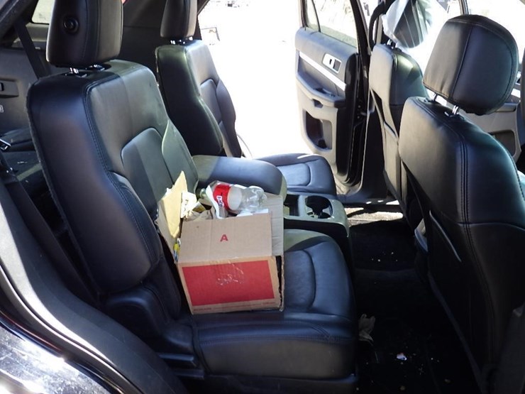 2016-ford-explorer-xlt-image-12