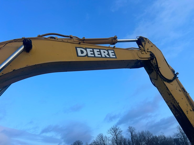 2005-deere-450-lc-image-37