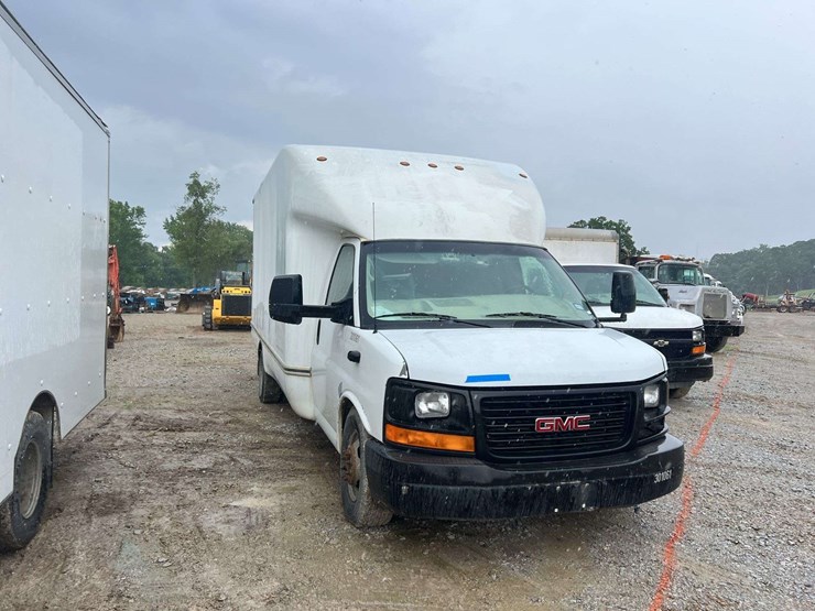 2011-gmc-3500-image-5