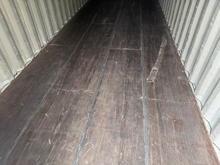 #4426-•-40'-shipping-container-image-5