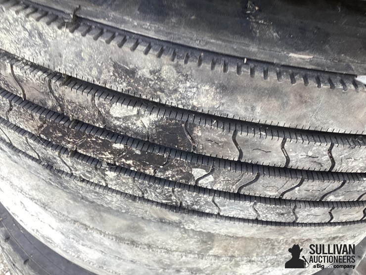 11r24.5-tires-&-rims-image-10