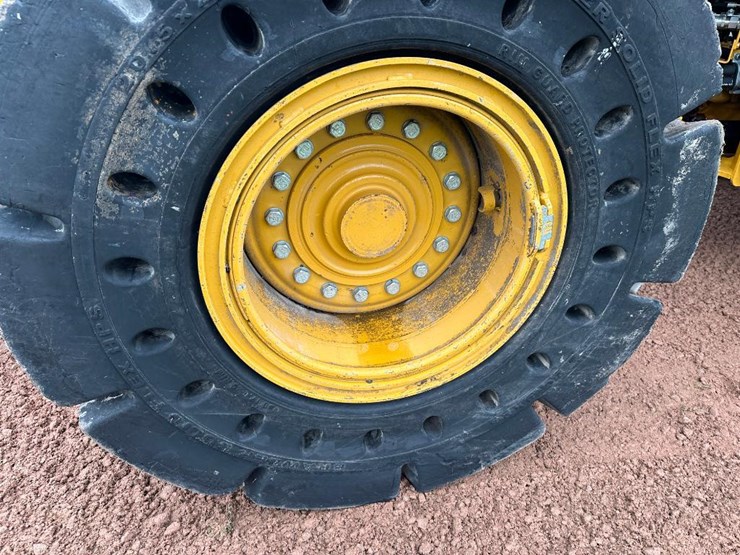 2019-caterpillar-938m-image-13