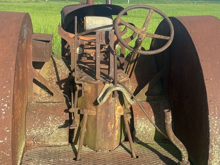 huber-4-cylinder-tractor-image-57