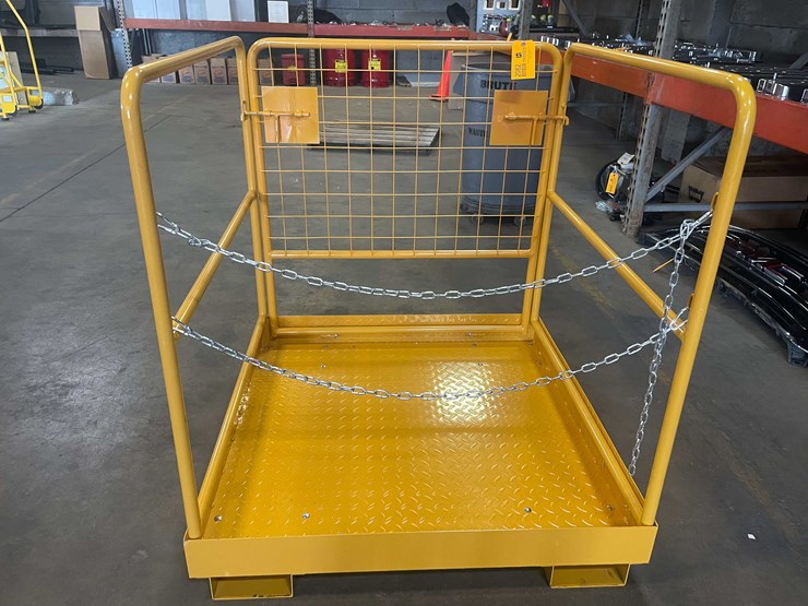 #2082-•-forklift-platform-basket-with-fork-pockets-(pr5)-image-1