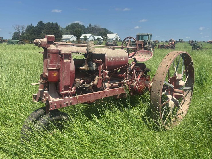 farmall-f12-image-1