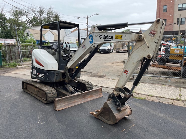 2018-bobcat-e35-image-1