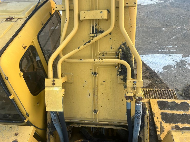 2005-deere-450-lc-image-41