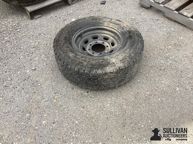 265/75r16-tire-&-rim-image-1
