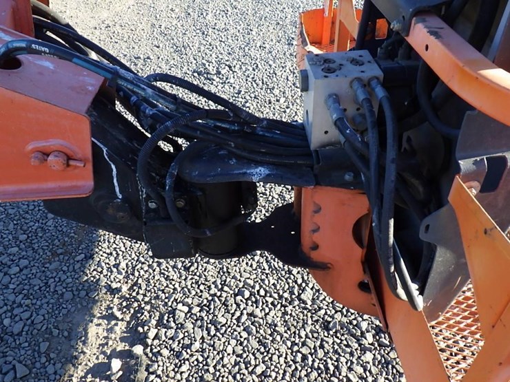 2007-jlg-800s-image-11